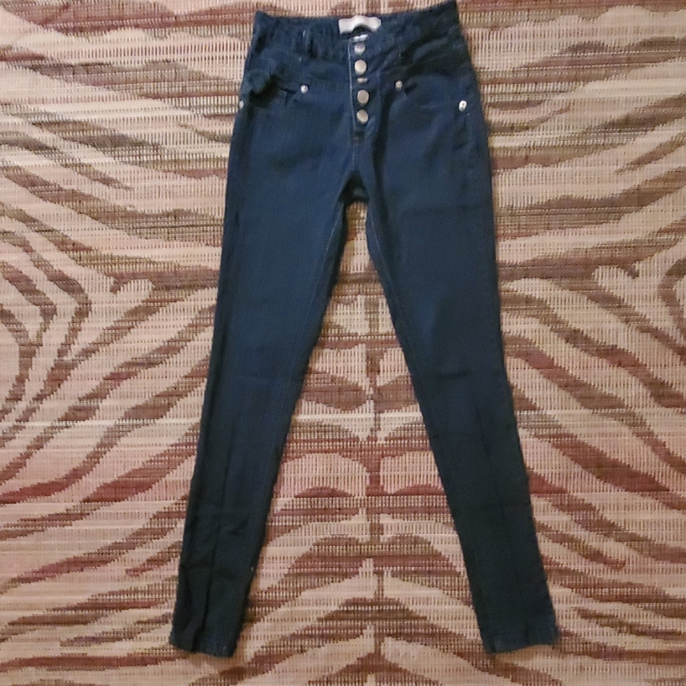 High Waisted Jeans - No Boundaries